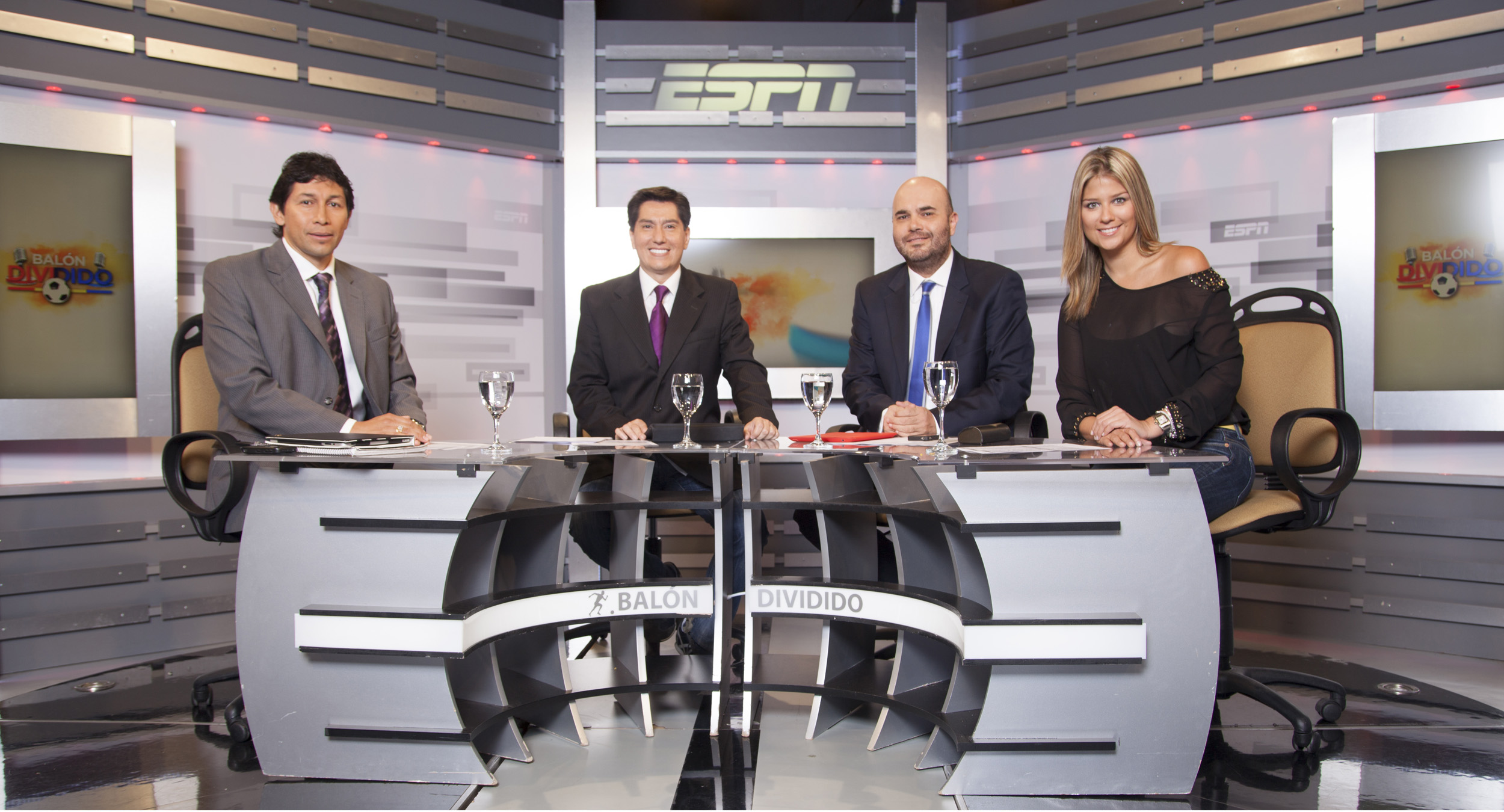 به‌ وێنه‌.. خامیس رۆدریگێز خیانه‌ت له‌ خێزانه‌كه‌ی ده‌كات